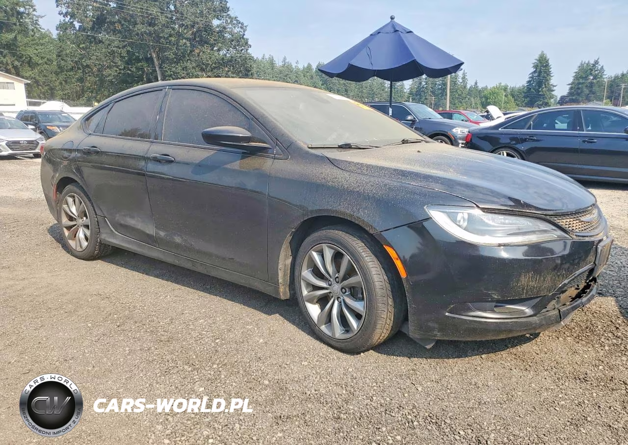 2015 Chrysler 200 S VIN:1C3CCCBB9FN744376 - 4