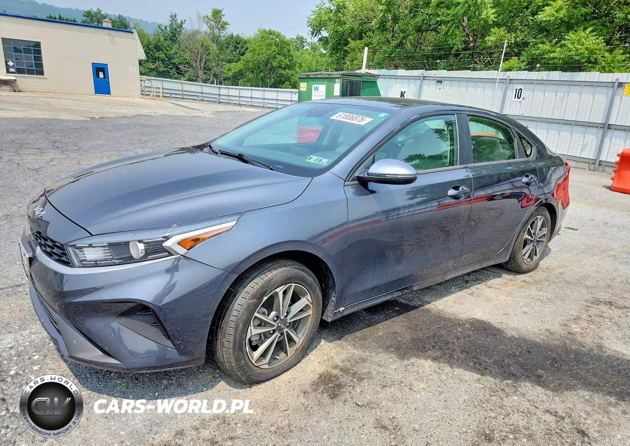 2023 Kia Forte Lxs – zdjęcie 1 z 12