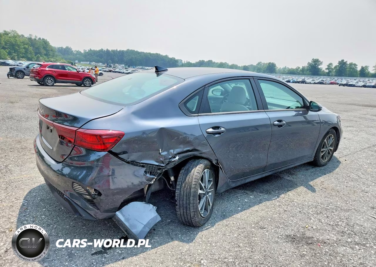 2023 Kia Forte Lxs VIN:3KPF24AD6PE661885 - 3