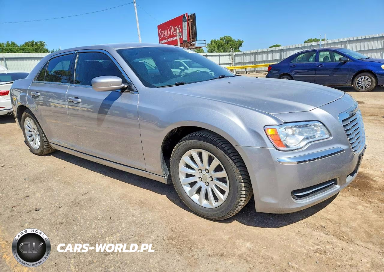 2013 Chrysler 300 VIN:2C3CCAAG0DH630693 - 4