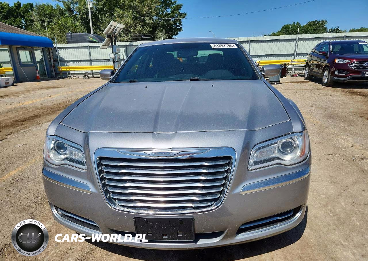 2013 Chrysler 300 VIN:2C3CCAAG0DH630693 - 5