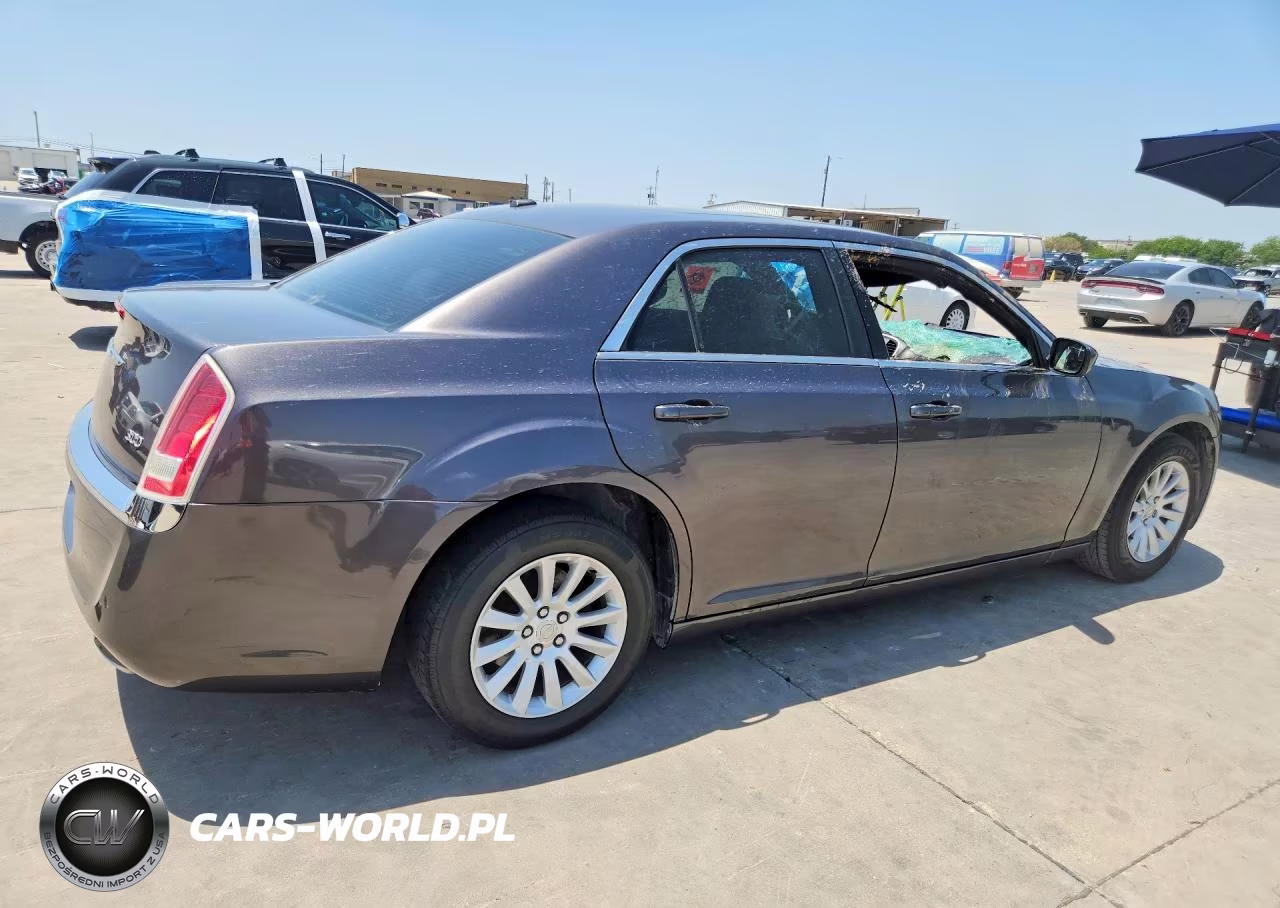 2014 Chrysler 300 VIN:2C3CCAAG0EH376193 - 3
