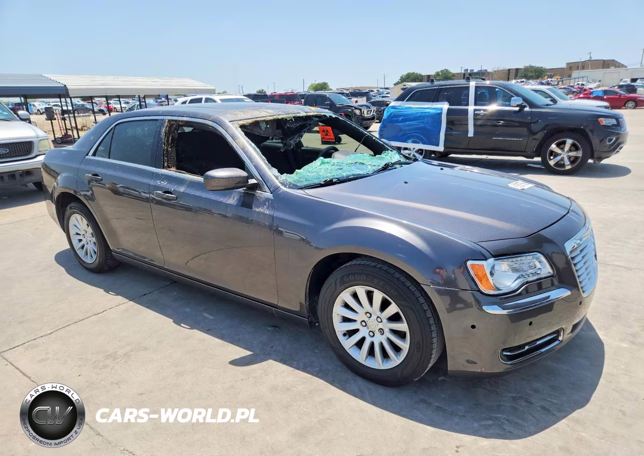 2014 Chrysler 300 VIN:2C3CCAAG0EH376193 - 4