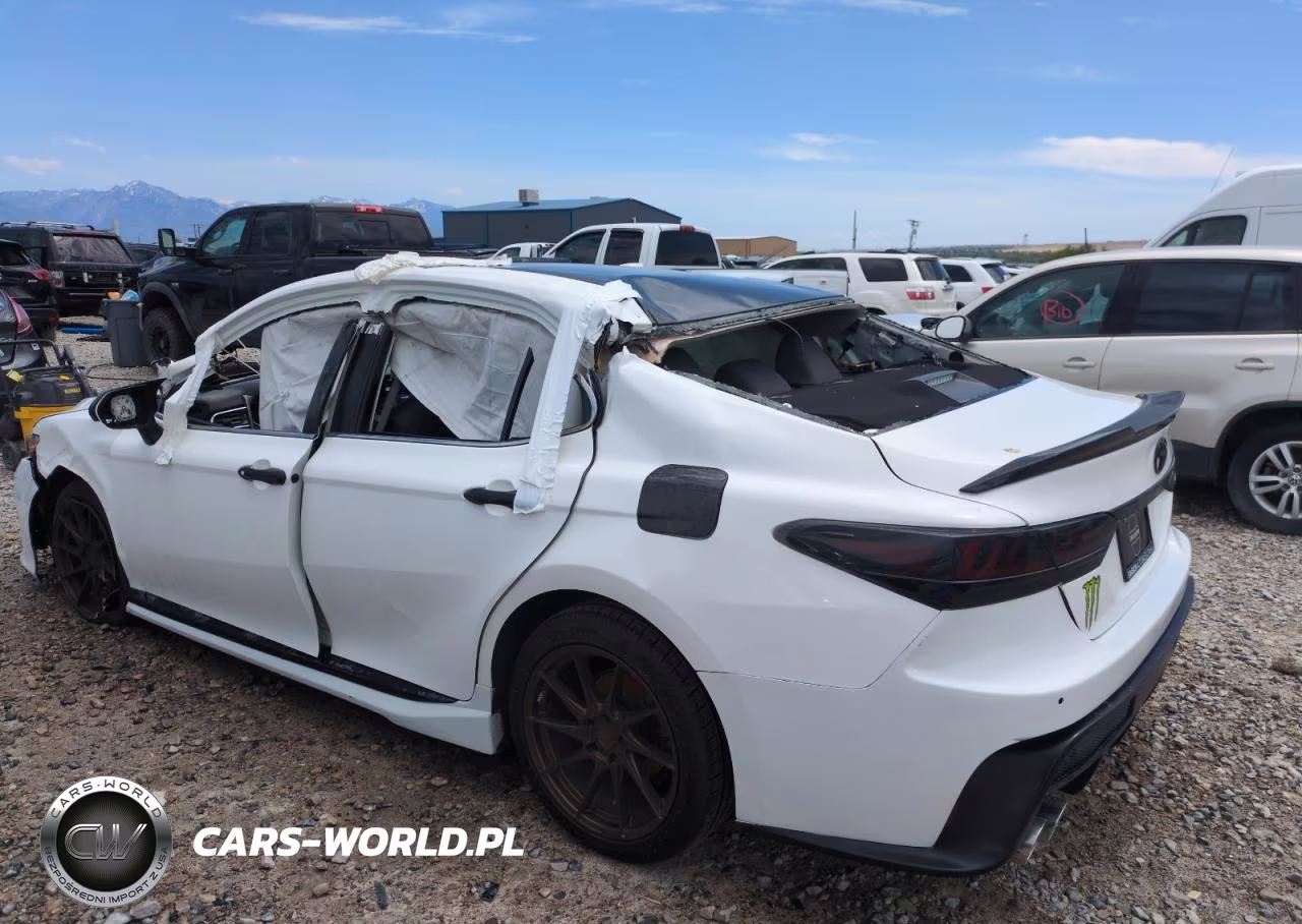 2018 Toyota Camry Le VIN:JTNB11HK2J3037015 - 2