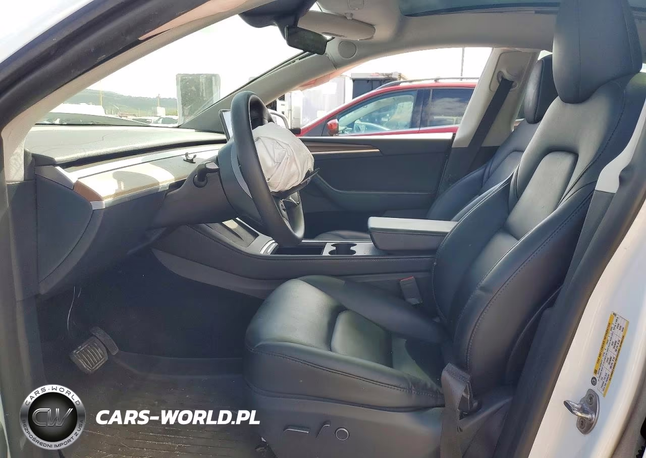 2024 Tesla Model Y VIN:7SAYGDED0RF102563 - 7