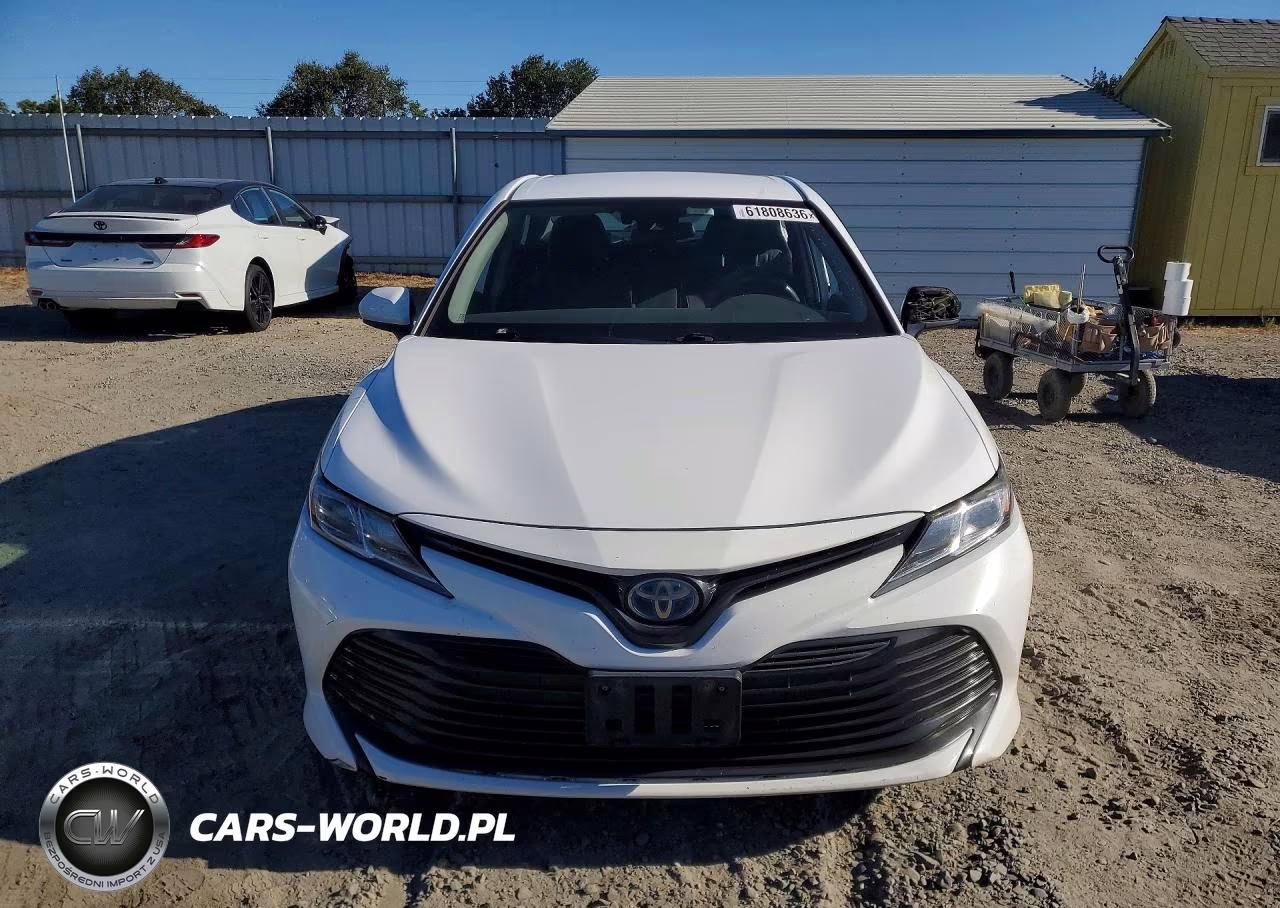 2020 Toyota Camry Le VIN:4T1C31AK5LU012552 - 5