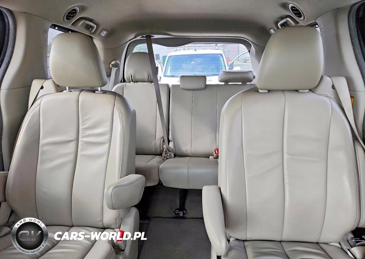 2013 Toyota Sienna VIN:5TDDK3DC7DS061818 - 10