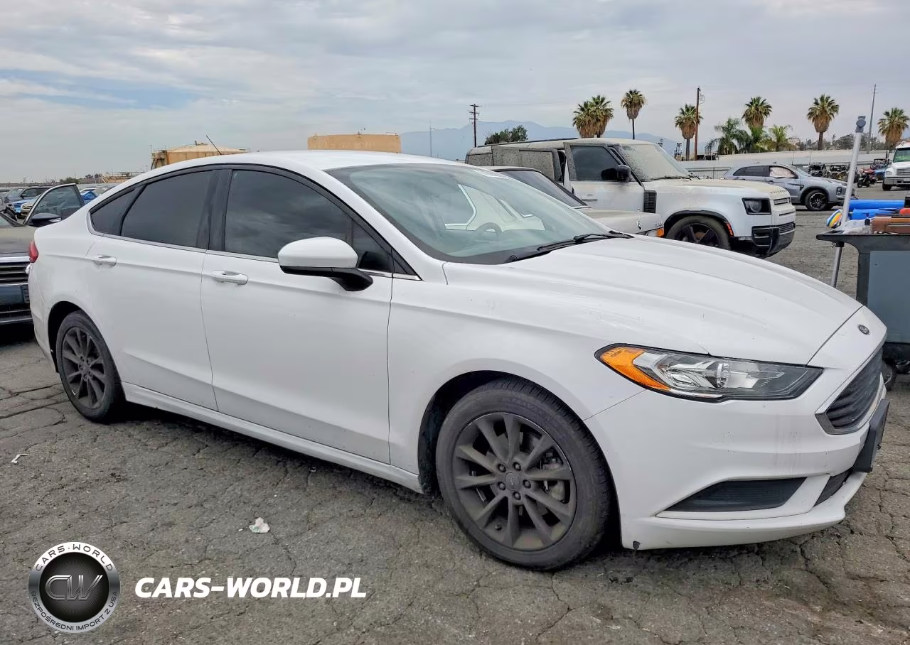 2017 Ford Fusion Se VIN:3FA6P0H70HR171839 - 4