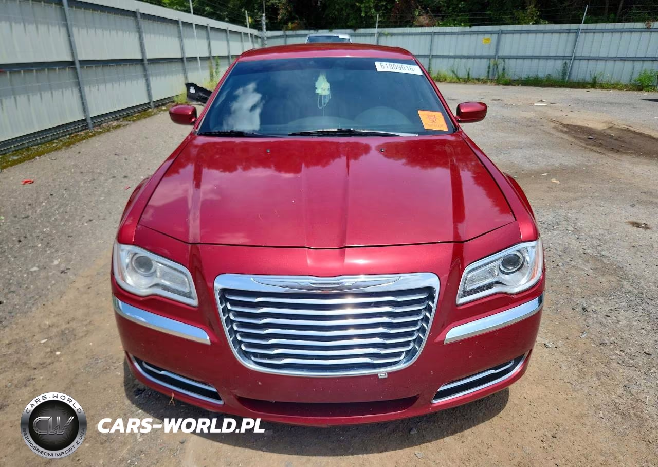 2012 Chrysler 300 VIN:2C3CCAAG5CH213830 - 5