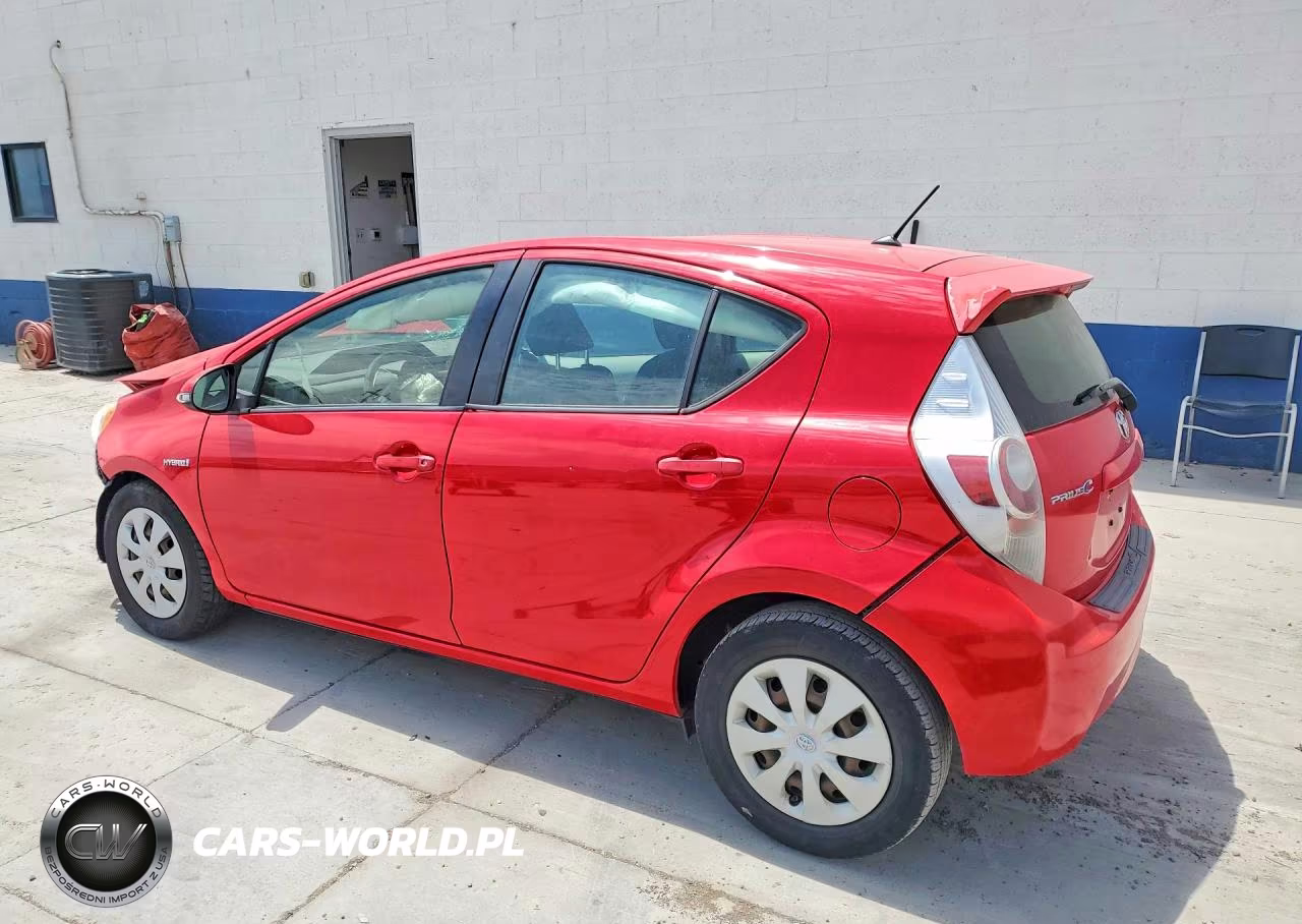2013 Toyota Prius C Two VIN:JTDKDTB35D1528557 - 2