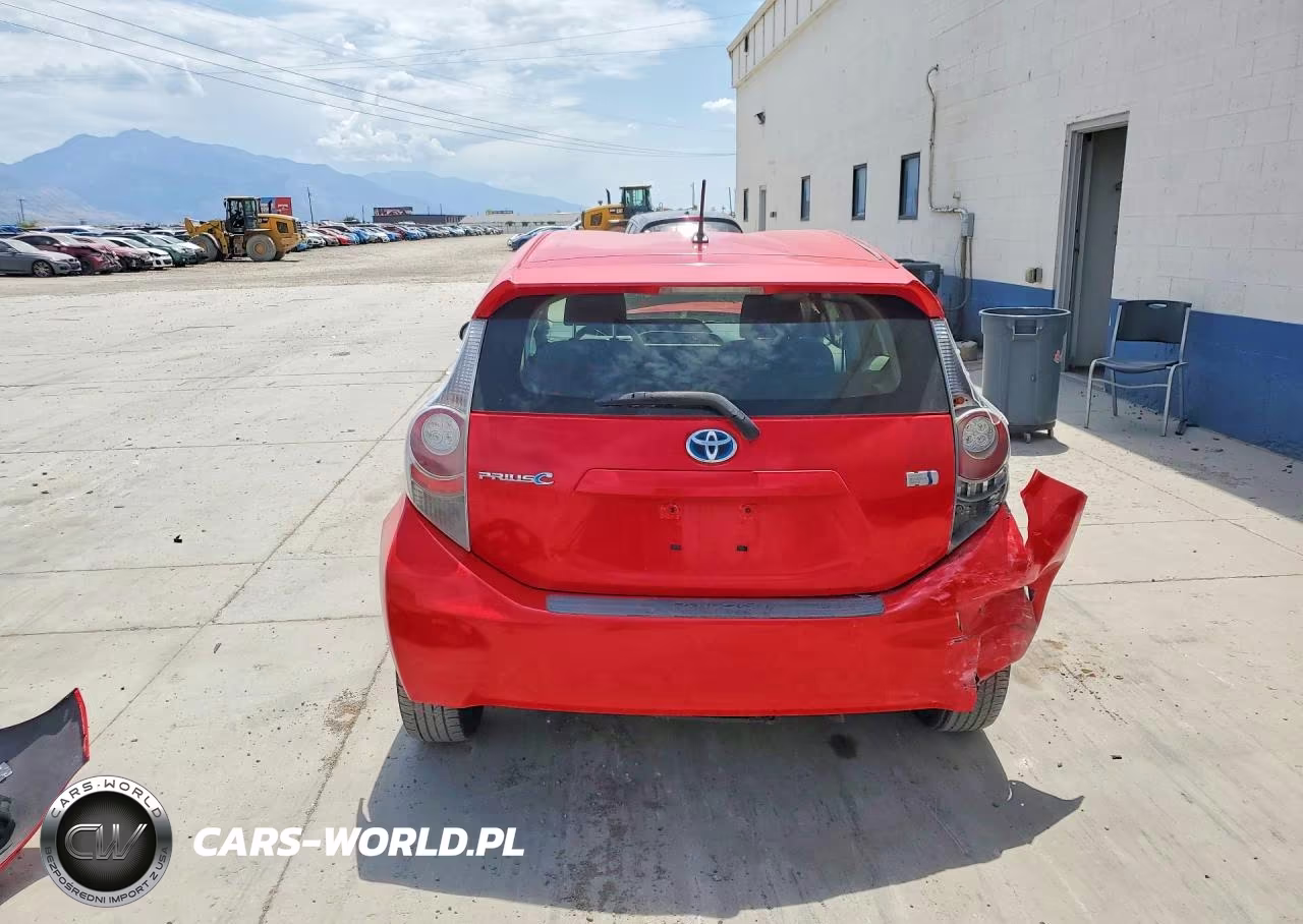 2013 Toyota Prius C Two VIN:JTDKDTB35D1528557 - 6