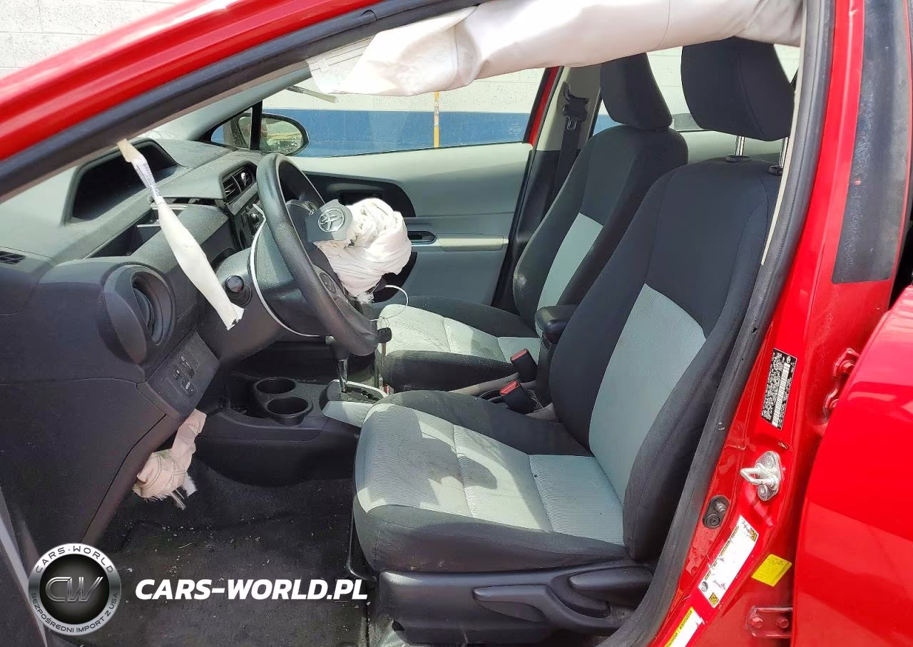 2013 Toyota Prius C Two VIN:JTDKDTB35D1528557 - 7