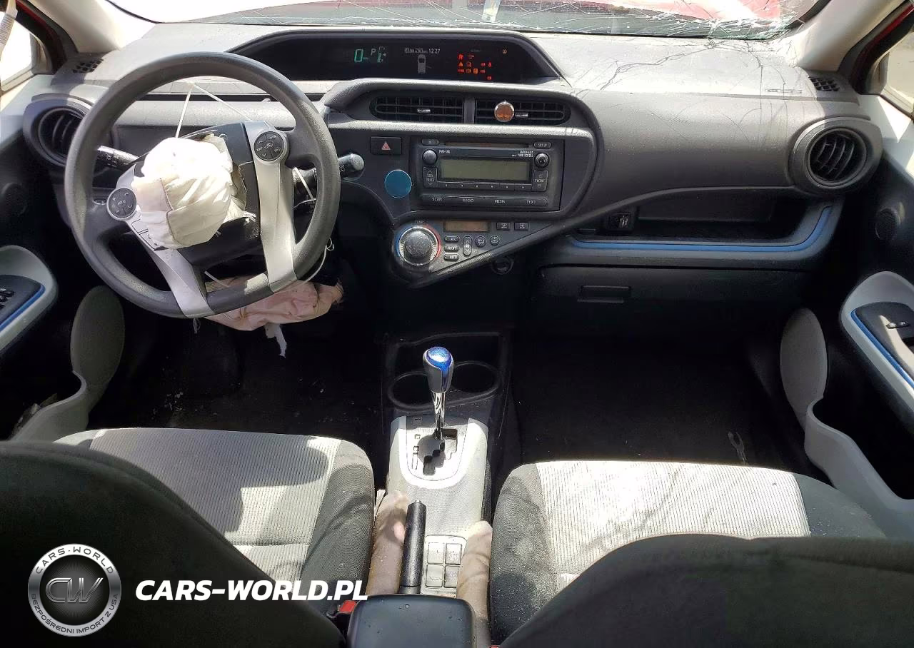 2013 Toyota Prius C Two VIN:JTDKDTB35D1528557 - 8