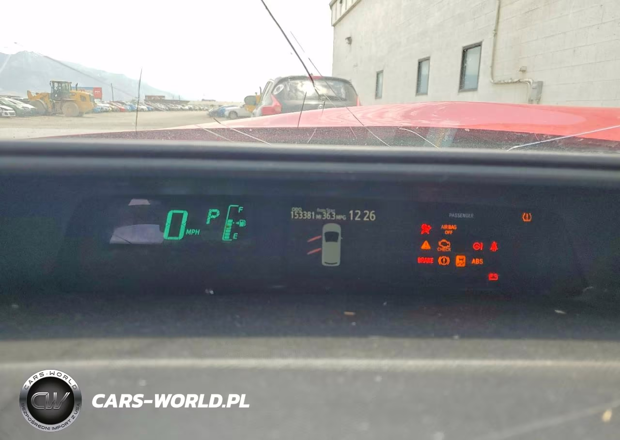 2013 Toyota Prius C Two VIN:JTDKDTB35D1528557 - 9