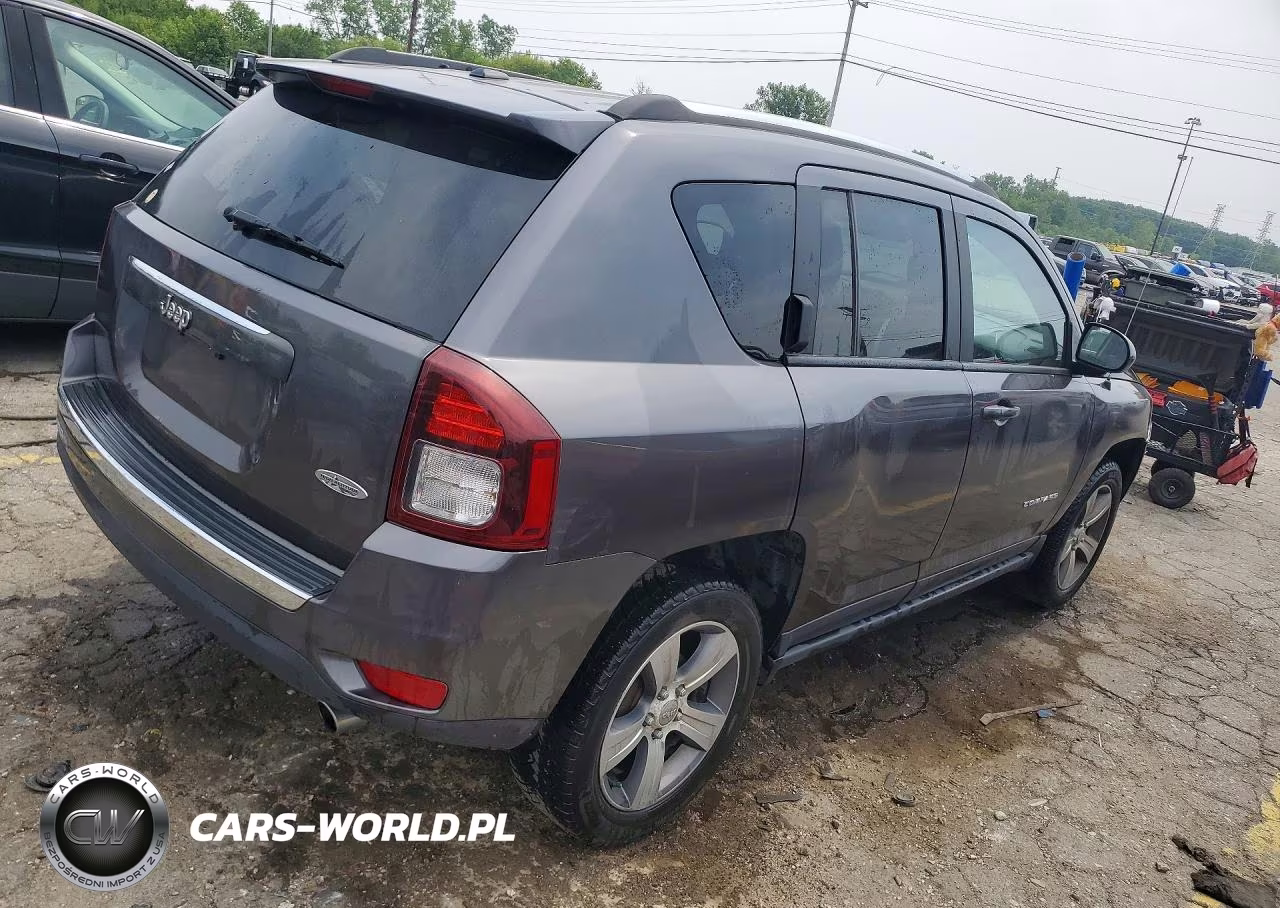 2017 Jeep Compass Latitude VIN:1C4NJCEB8HD185532 - 3