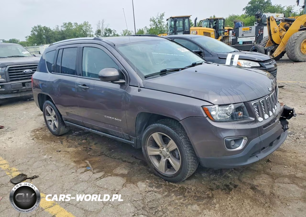 2017 Jeep Compass Latitude VIN:1C4NJCEB8HD185532 - 4
