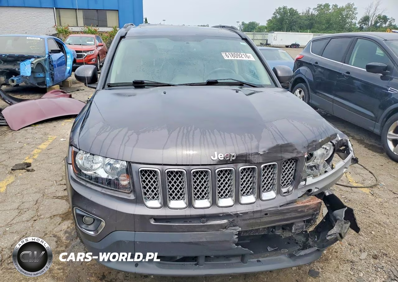 2017 Jeep Compass Latitude VIN:1C4NJCEB8HD185532 - 5