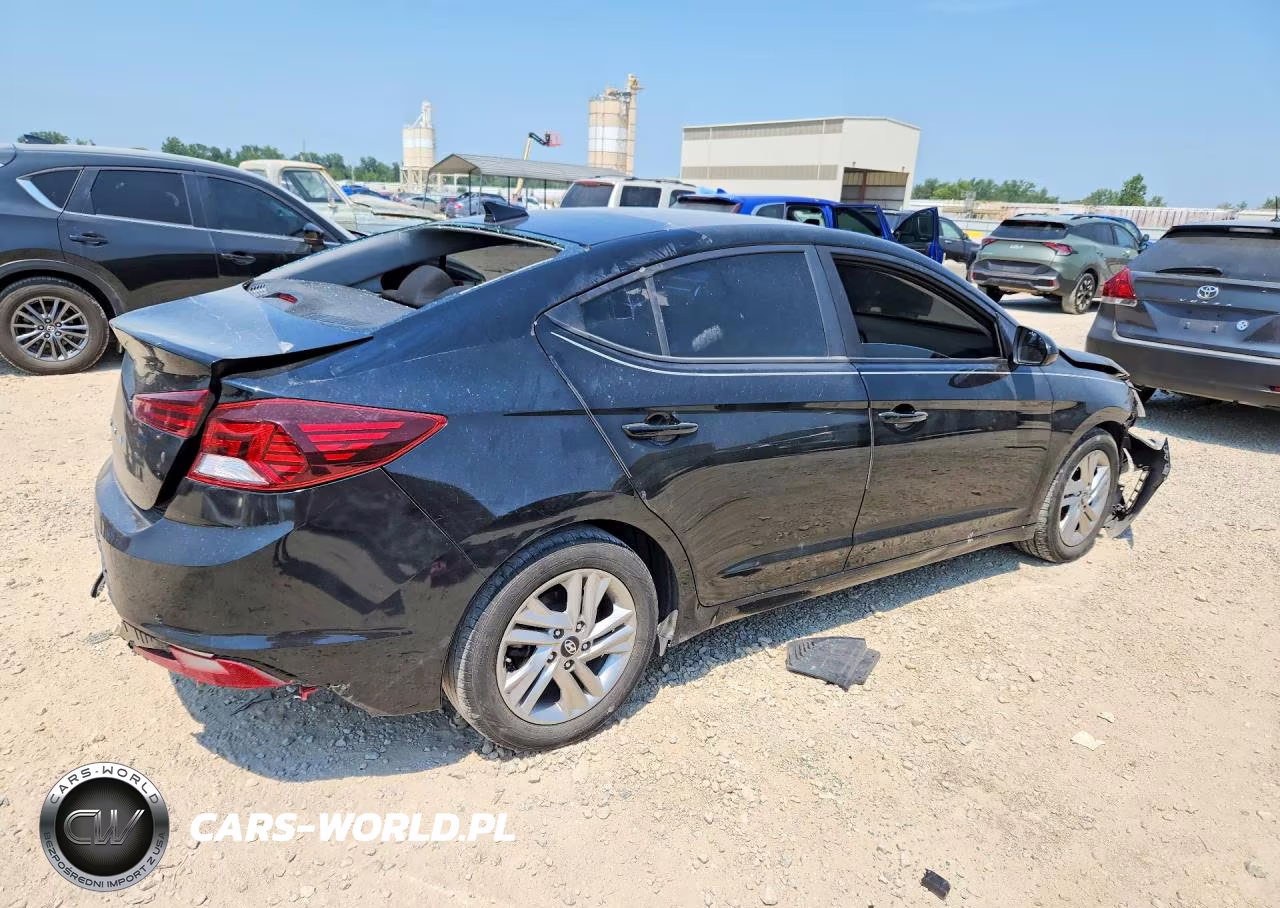 2019 Hyundai Elantra Value Edition VIN:KMHD84LF0KU770711 - 3