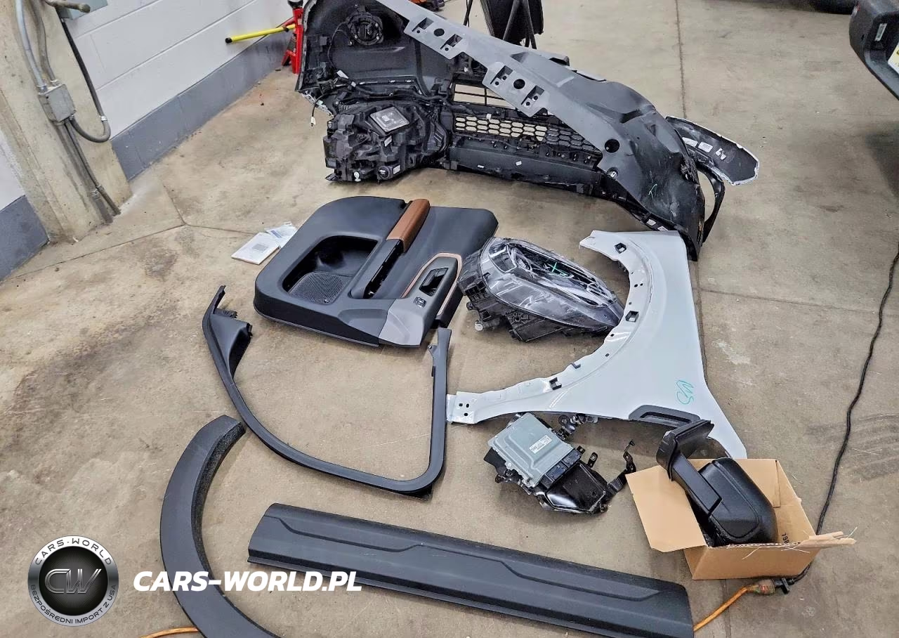 2025 Ford Bronco Sport Outer Banks VIN:3FMCR9CN4SRE58783 - 13