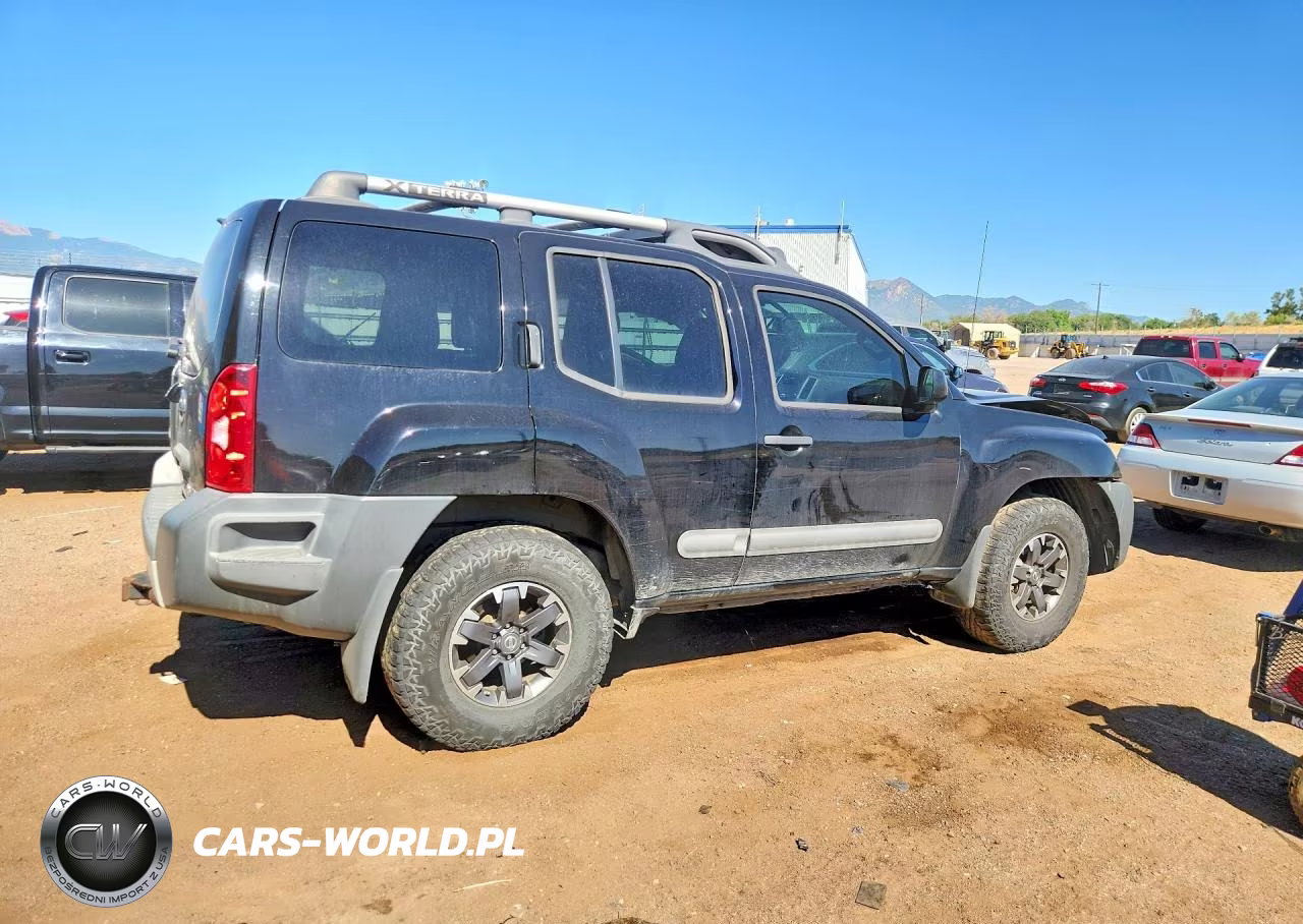 2015 Nissan Xterra Pro-4X VIN:5N1AN0NW9FN656398 - 3