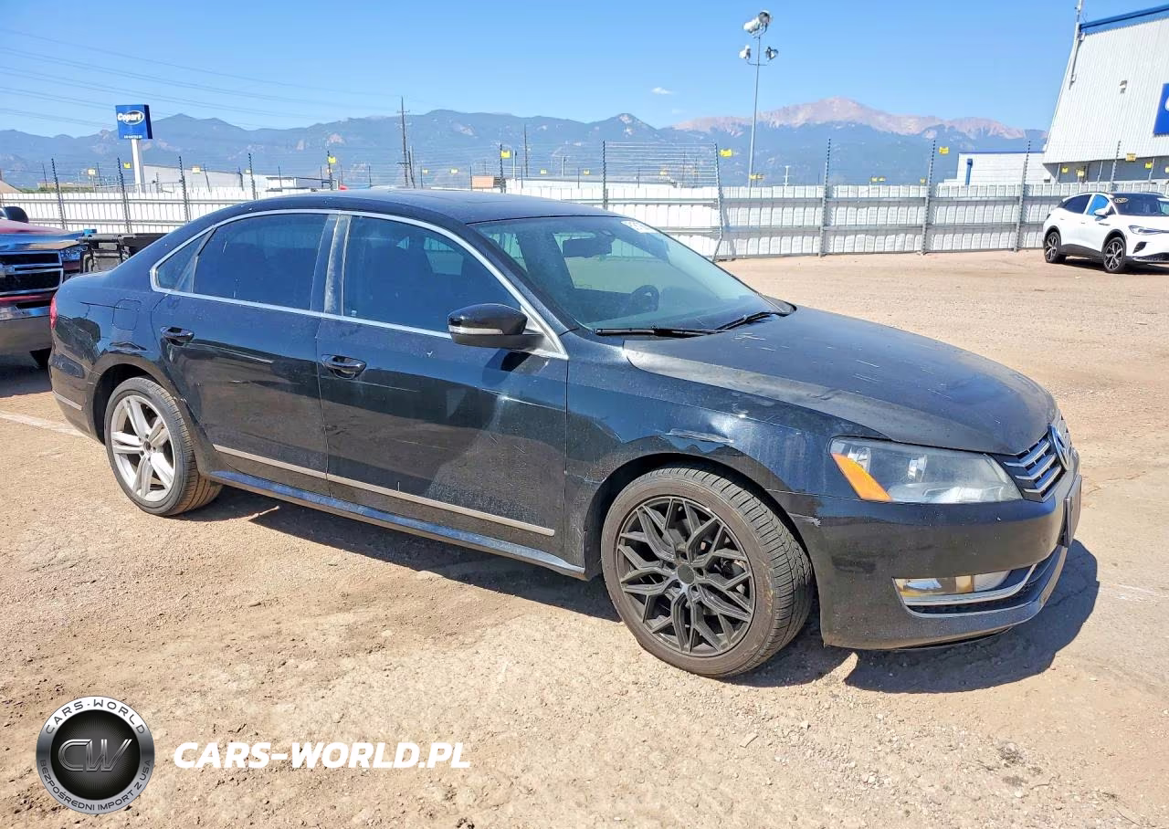2013 Volkswagen Passat Sel VIN:1VWCN7A36DC050175 - 4