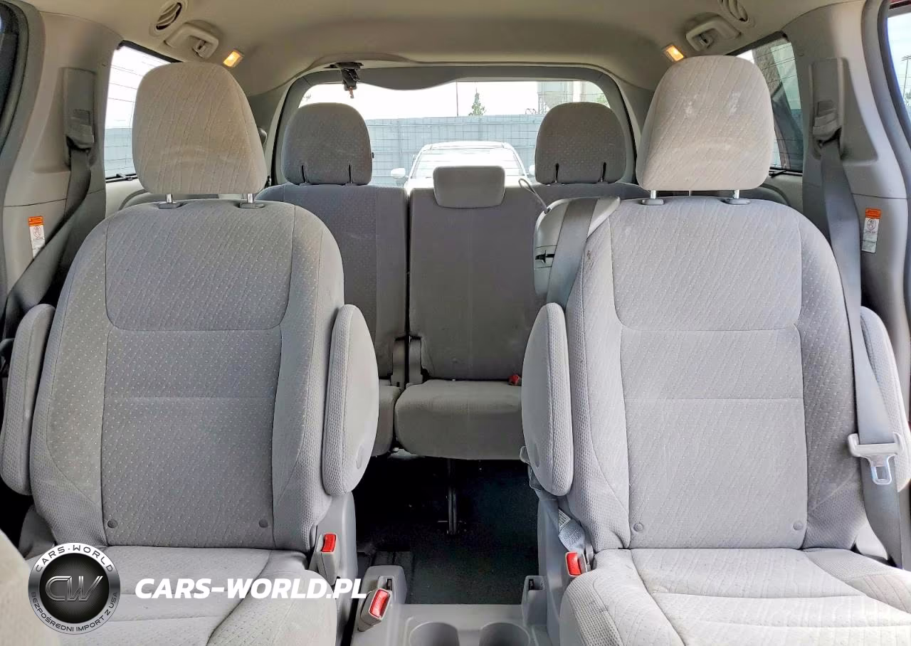 2019 Toyota Sienna Le VIN:5TDKZ3DC2KS983946 - 10