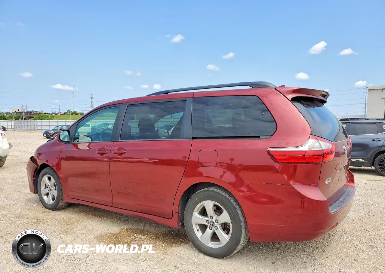 2019 Toyota Sienna Le VIN:5TDKZ3DC2KS983946 - 2