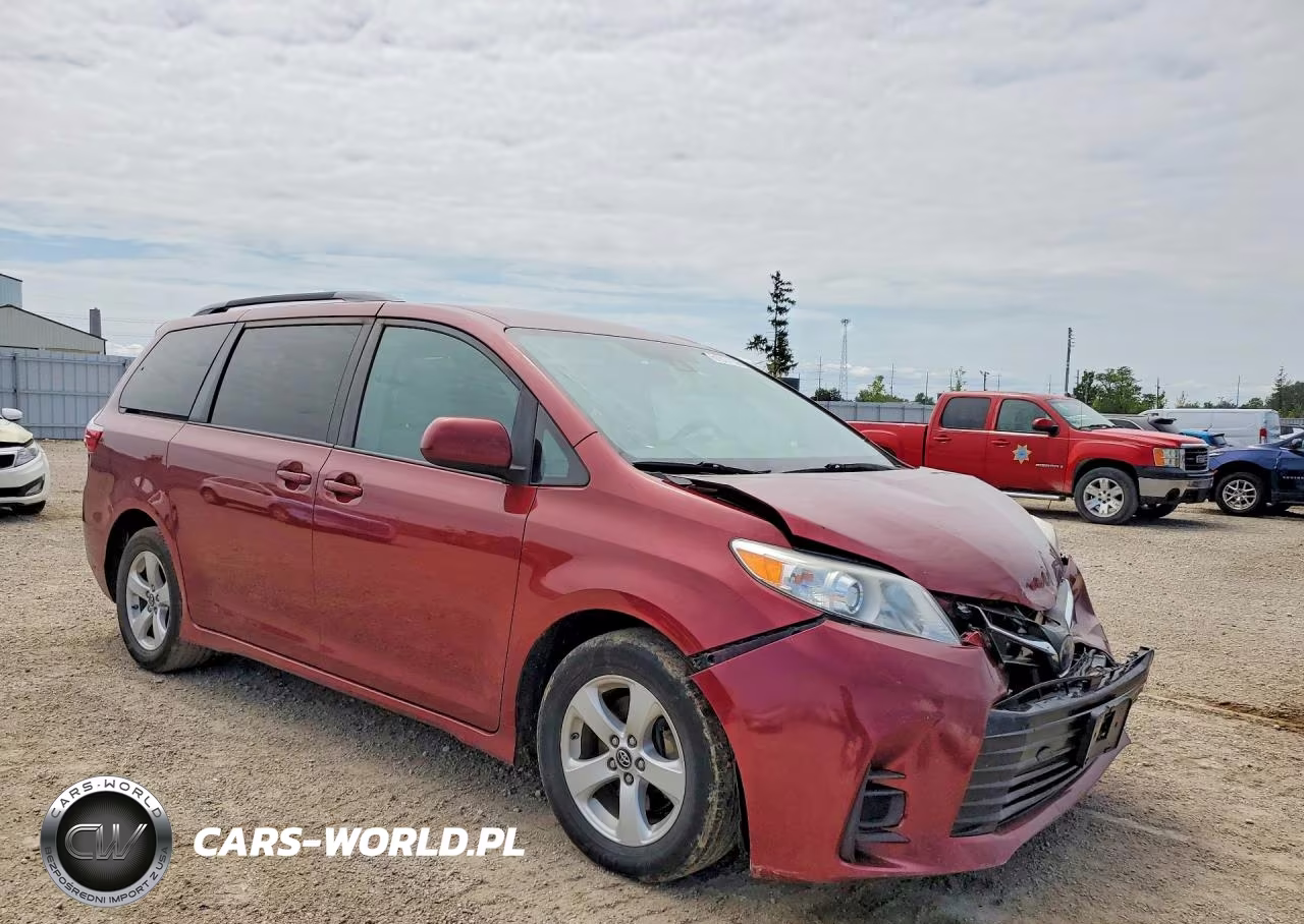2019 Toyota Sienna Le VIN:5TDKZ3DC2KS983946 - 4