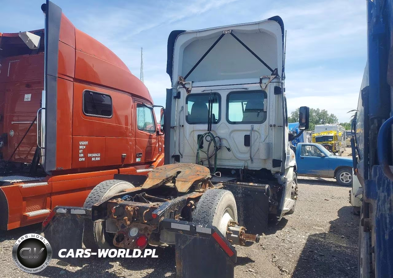 2017 Freightliner Cascadia 113 Semi Truck VIN:3AKBGADVXHSJD0466 - 4