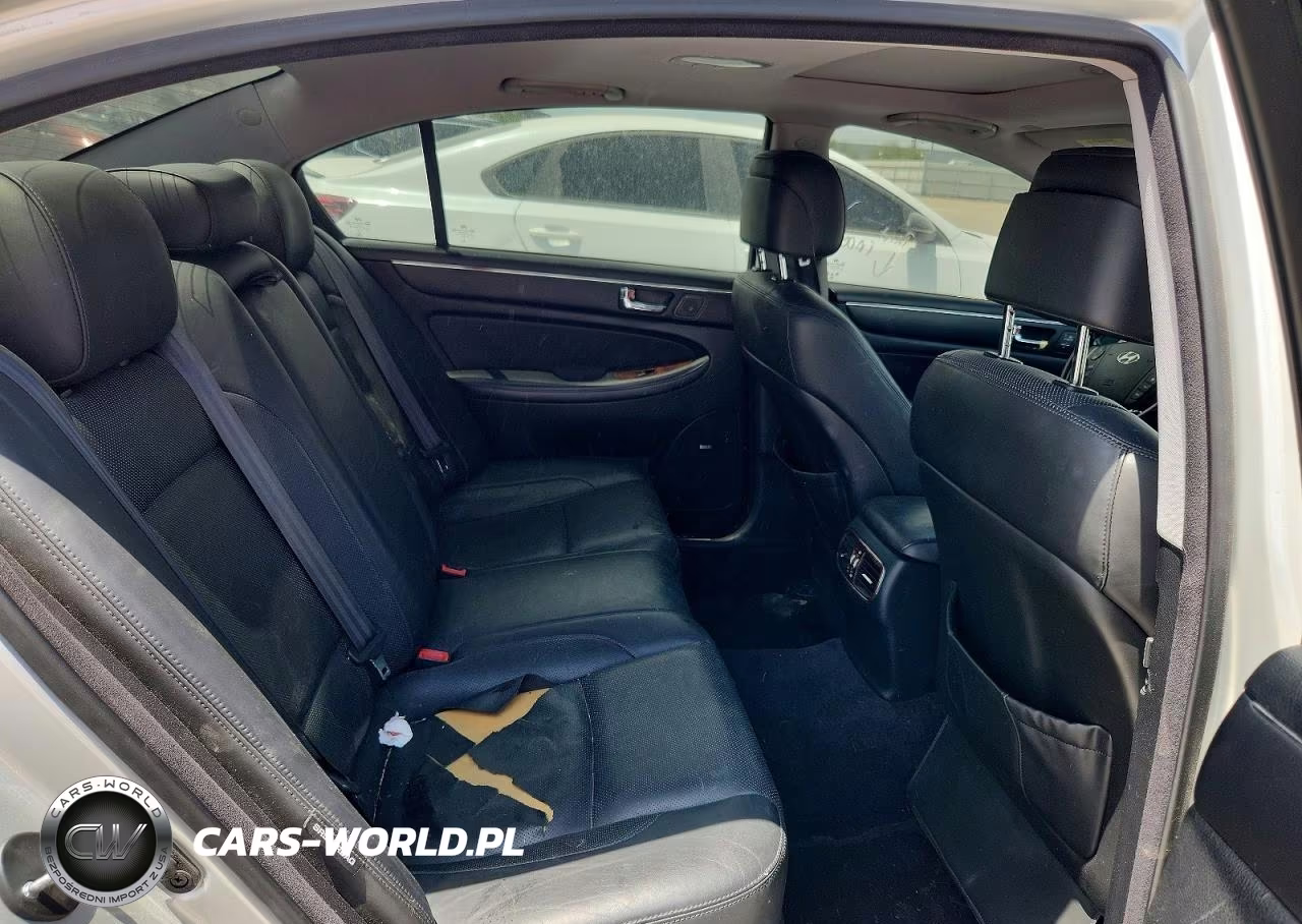 2011 Hyundai Genesis 4.6L VIN:KMHGC4DF7BU127301 - 10