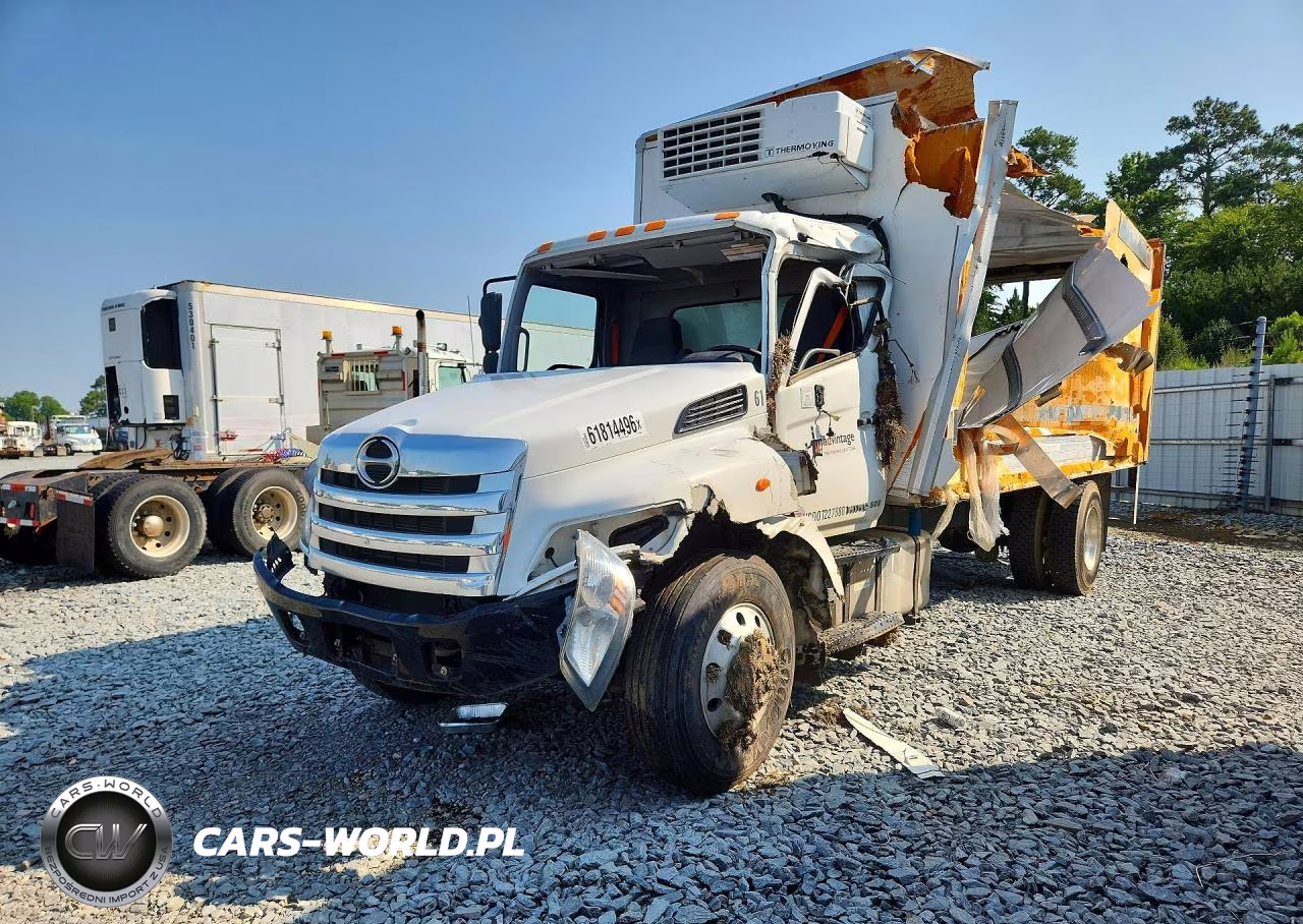 2020 Hino 268A Refrigerated Box Truck – zdjęcie 1 z 12