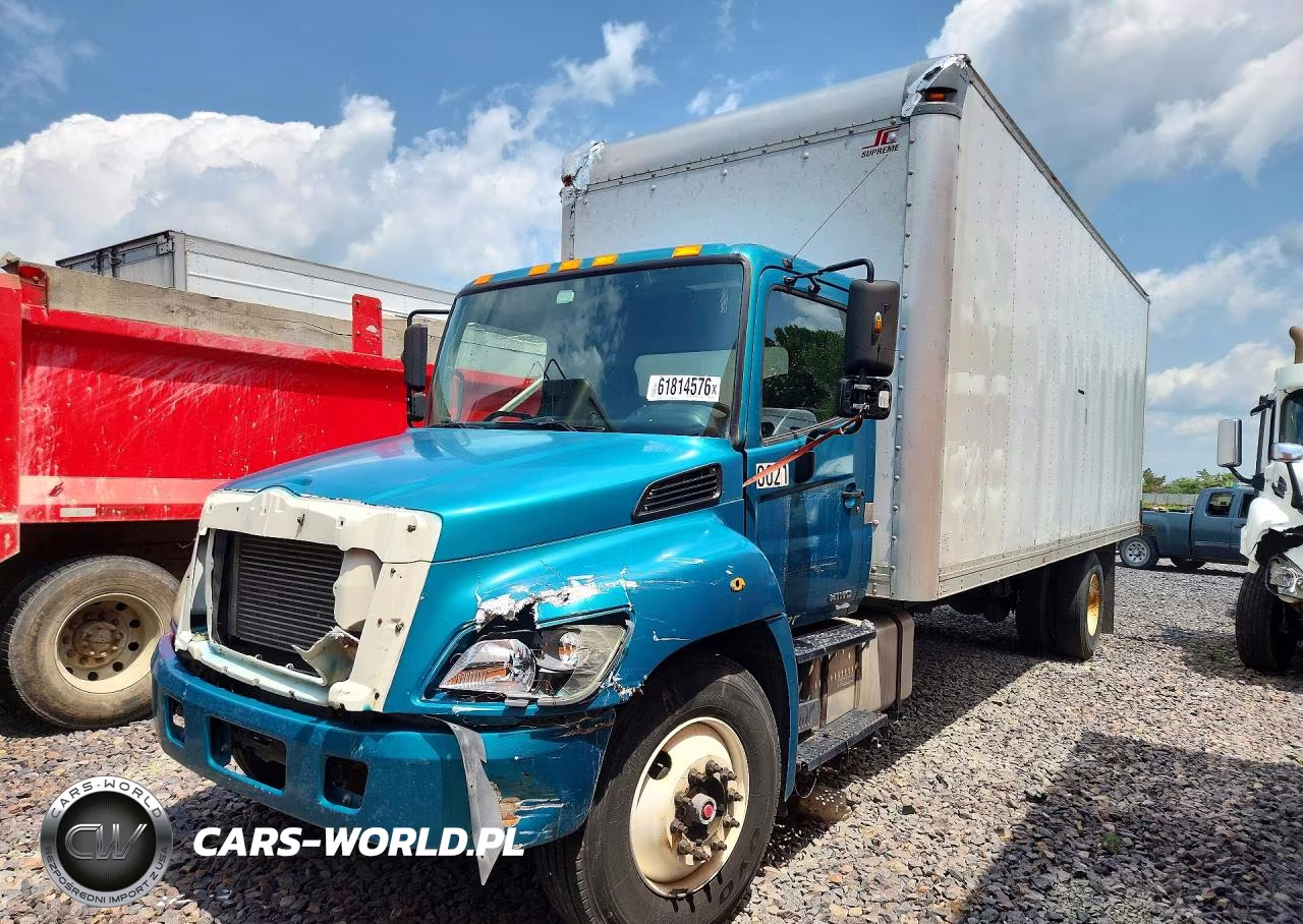2015 Hino 258-268 Box Truck