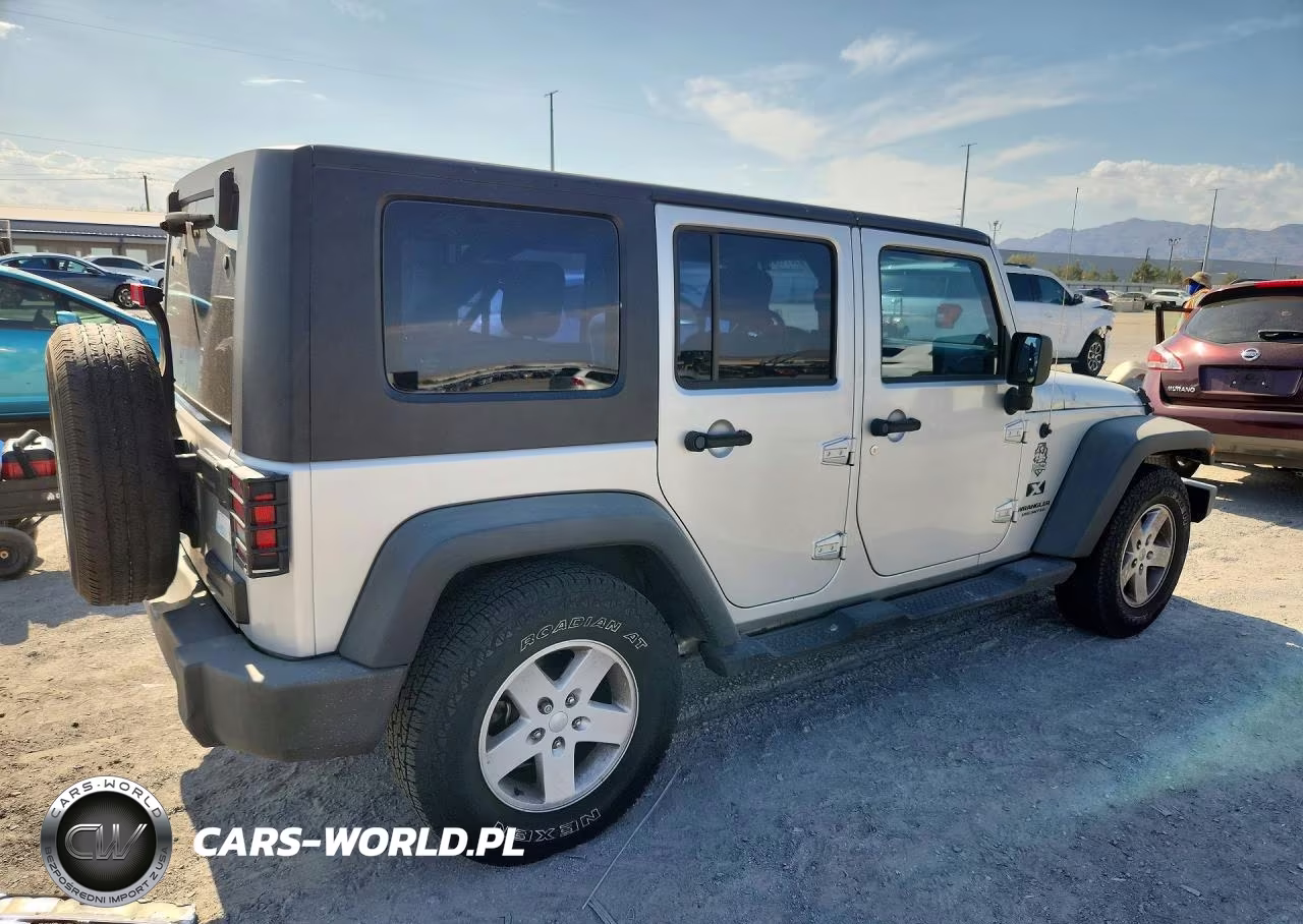 2009 Jeep Wrangler Unlimited X VIN:1J4GB39169L754001 - 3