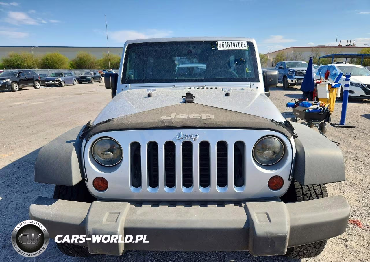 2009 Jeep Wrangler Unlimited X VIN:1J4GB39169L754001 - 5