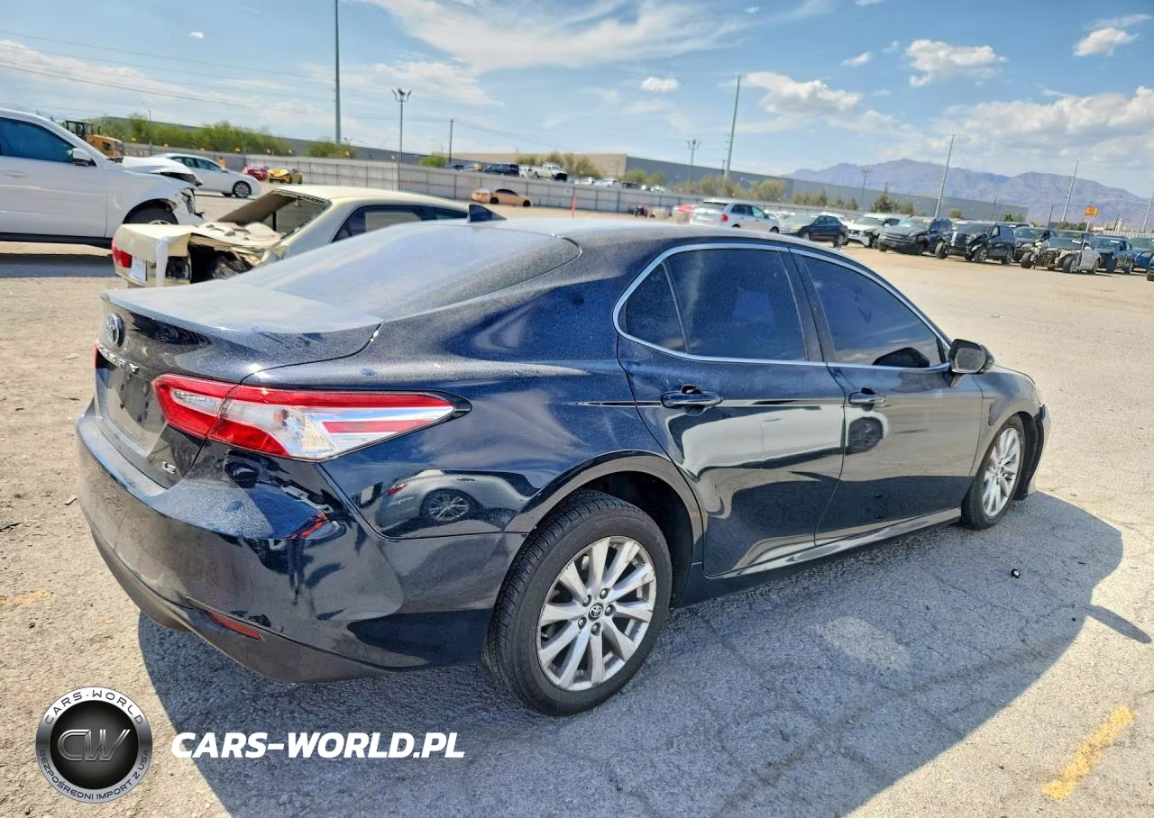 2019 Toyota Camry Le VIN:4T1B11HK9KU280512 - 3