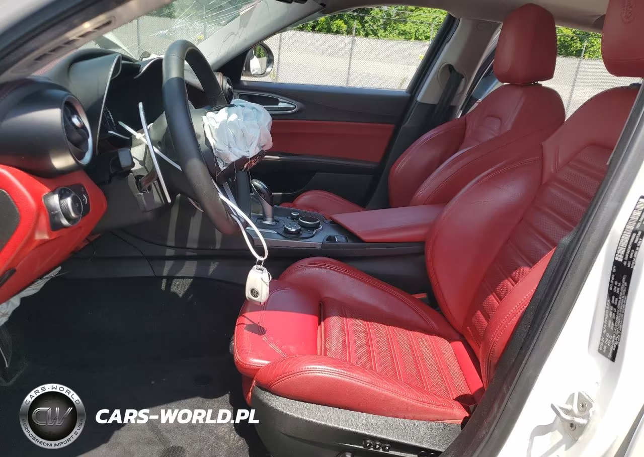 2017 Alfa Romeo Giulia Ti Q4 VIN:ZARFAEEN7H7555268 - 7