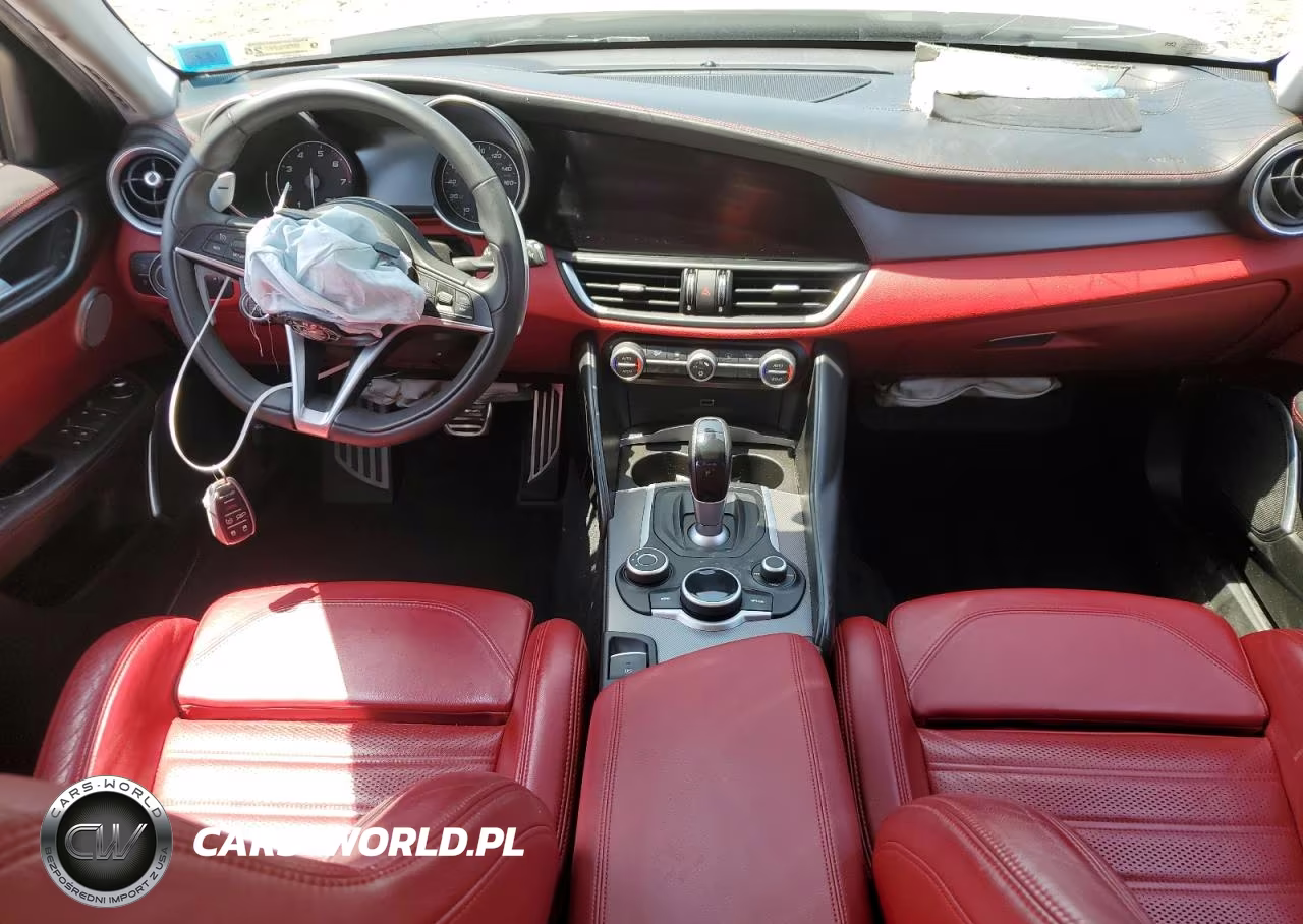 2017 Alfa Romeo Giulia Ti Q4 VIN:ZARFAEEN7H7555268 - 8