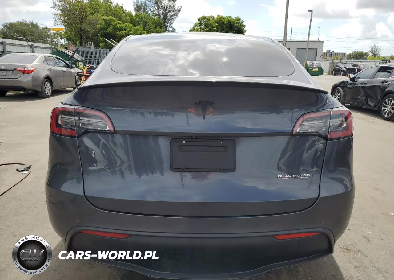 2022 Tesla Model Y VIN:7SAYGDEF7NF366990 - 12