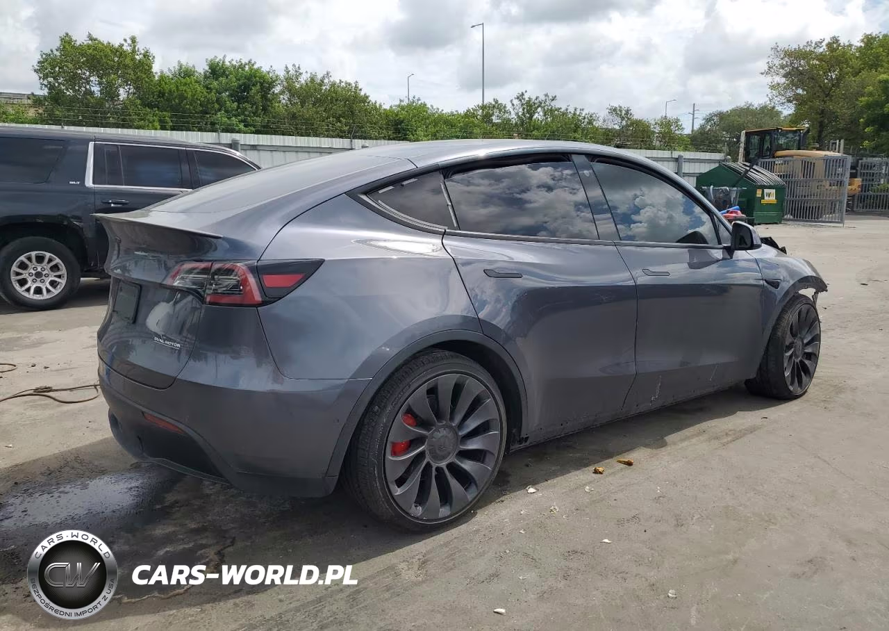 2022 Tesla Model Y VIN:7SAYGDEF7NF366990 - 5