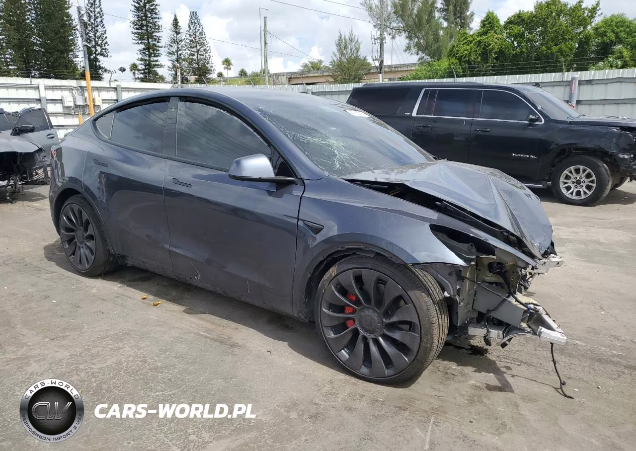 2022 Tesla Model Y VIN:7SAYGDEF7NF366990 - 7