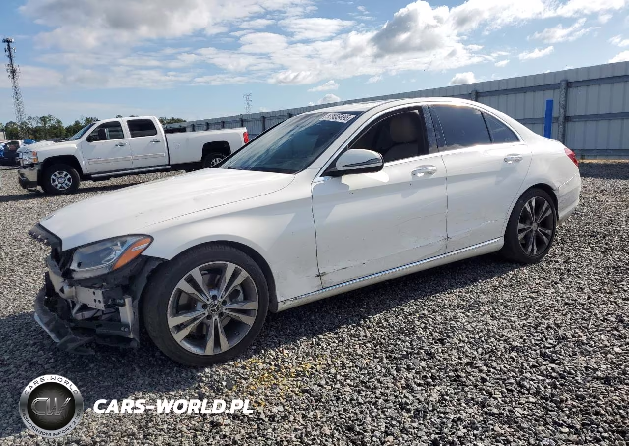 2018 Mercedes-Benz C 300 – zdjęcie 1 z 12