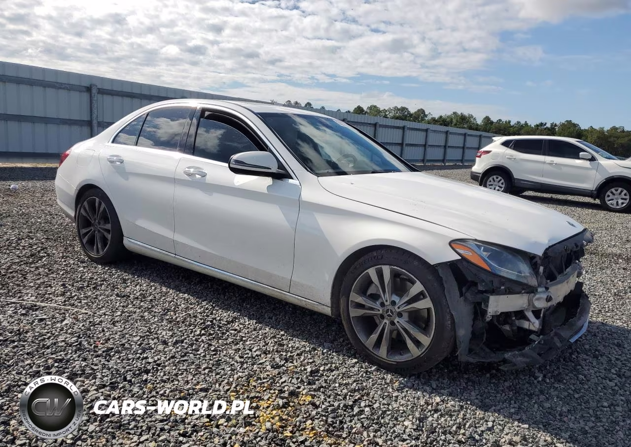 2018 Mercedes-Benz C 300 VIN:55SWF4JB9JU239693 - 4