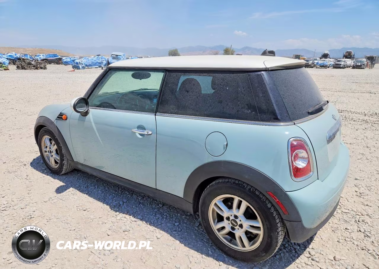 2011 Mini Cooper VIN:WMWSU3C51BT096323 - 2