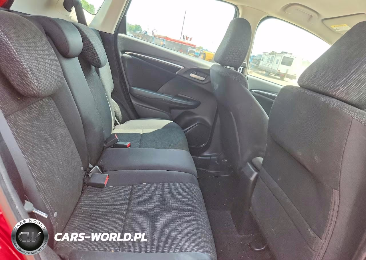 2015 Honda Fit Lx VIN:3HGGK5H50FM713574 - 10