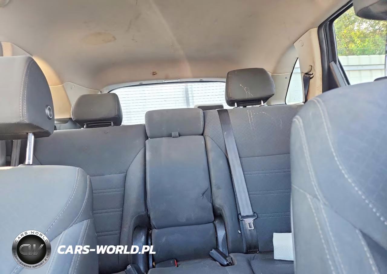2020 Kia Sorento S VIN:5XYPGDA50LG692609 - 10