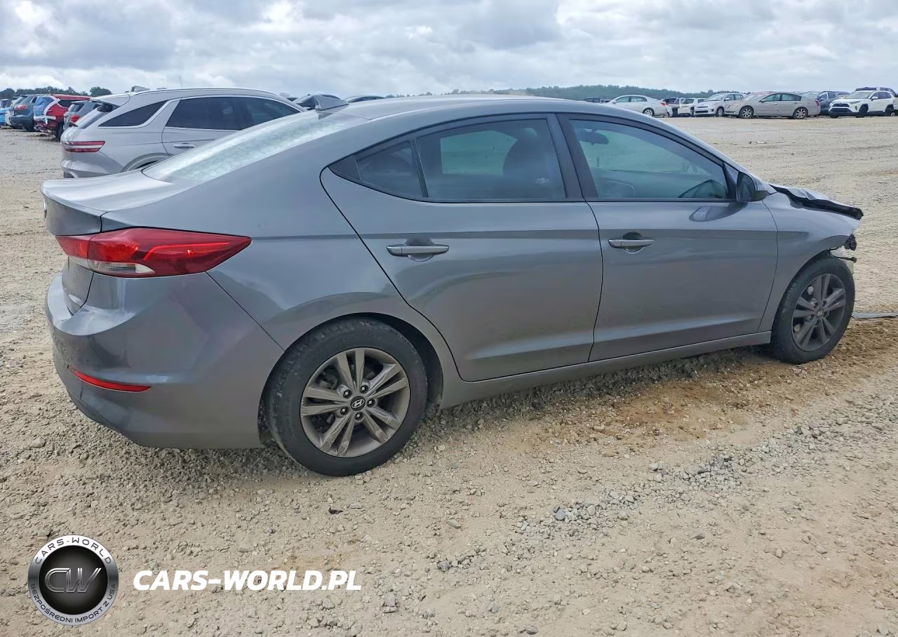 2018 Hyundai Elantra Sel VIN:5NPD84LF5JH393225 - 3