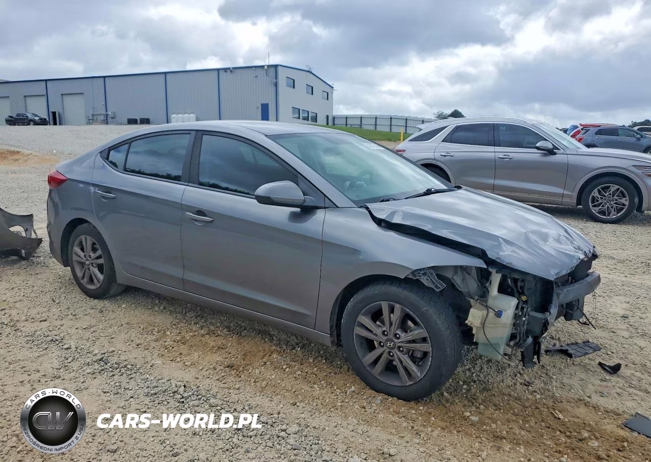 2018 Hyundai Elantra Sel VIN:5NPD84LF5JH393225 - 4