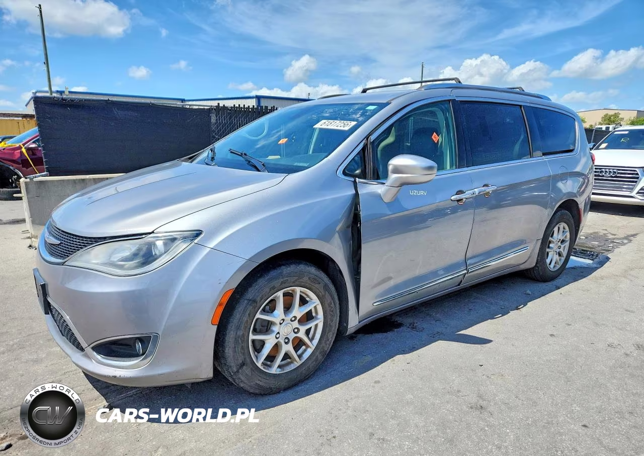 2020 Chrysler Pacifica Touring L