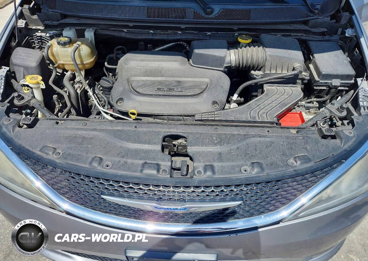 2020 Chrysler Pacifica Touring L VIN:2C4RC1BG8LR131833 - 12