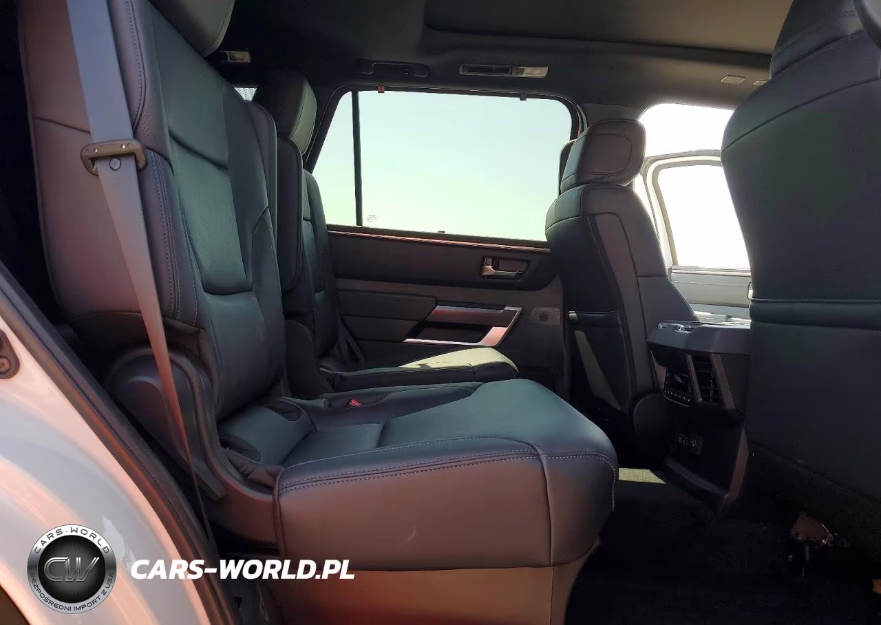 2025 Toyota Sequoia Platinum VIN:7SVAAABA2SX054722 - 11